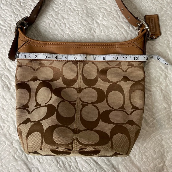 Coach Hobo Tote/Bucket Handbag Signature Canvas Brown/Tan - Picture 6 of 11